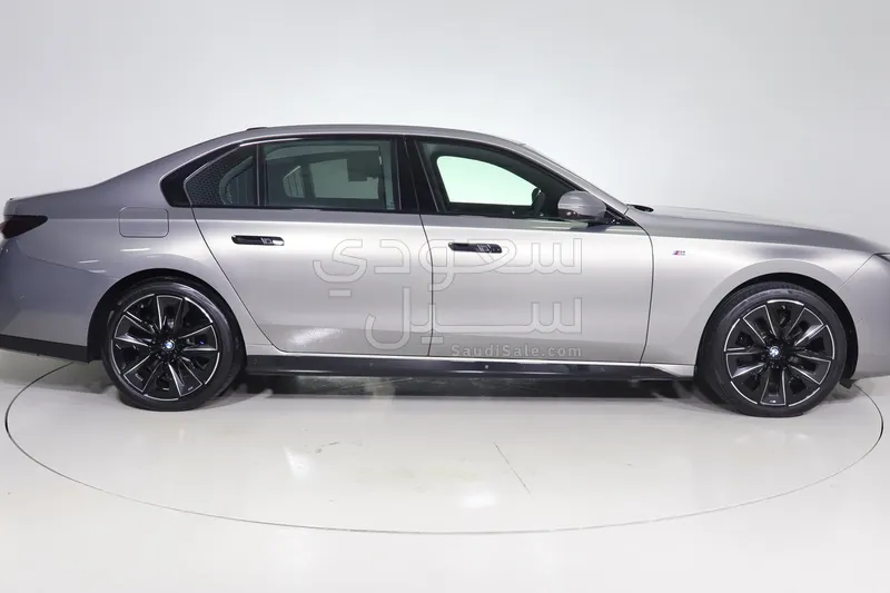 2026 بي ام دبليو الفئة السابعة 760أي