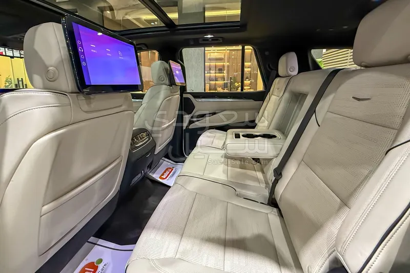 2025 كاديلاك اسكاليد