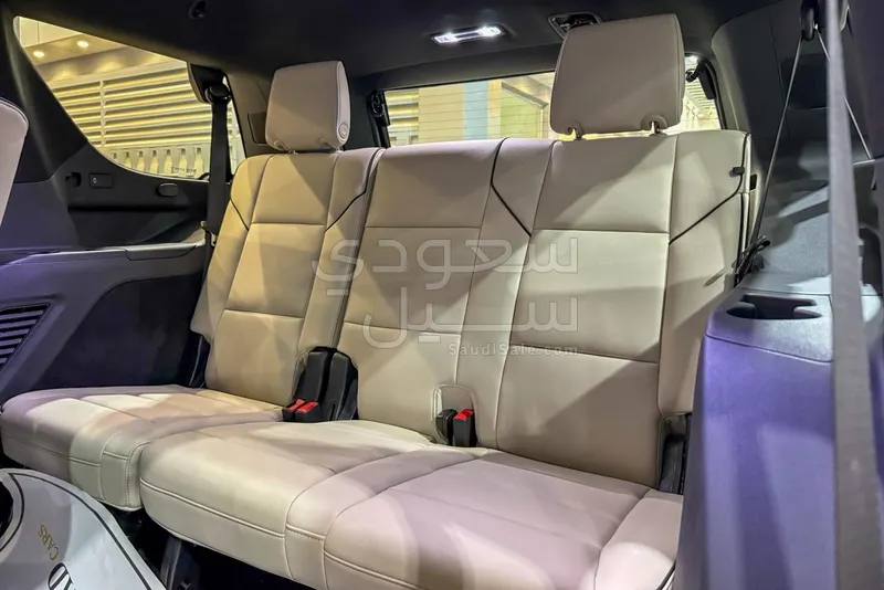 2025 كاديلاك اسكاليد