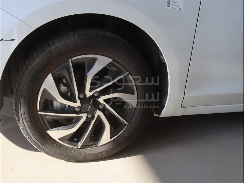 2025 بايك يو 5 بلس