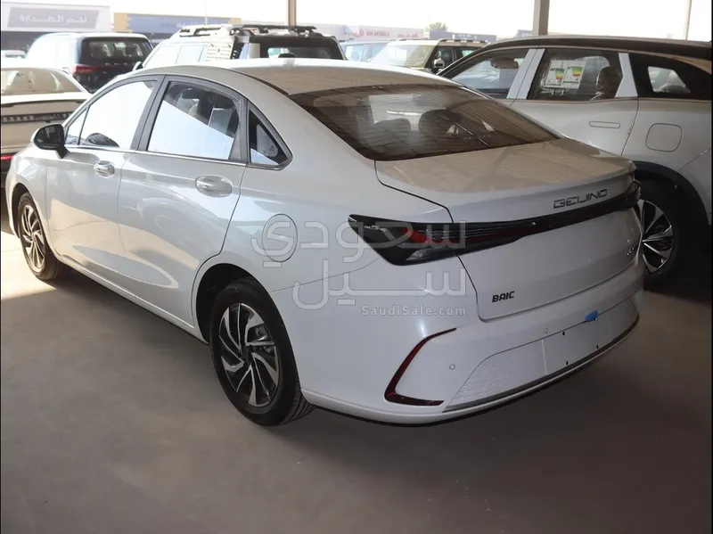 2025 بايك يو 5 بلس