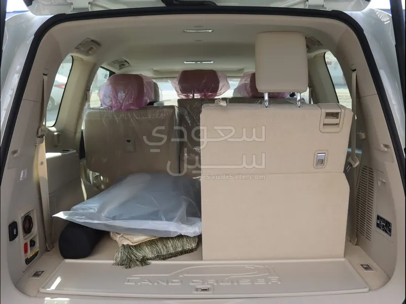 2026 تويوتا لاند كروزر جي اكس ار