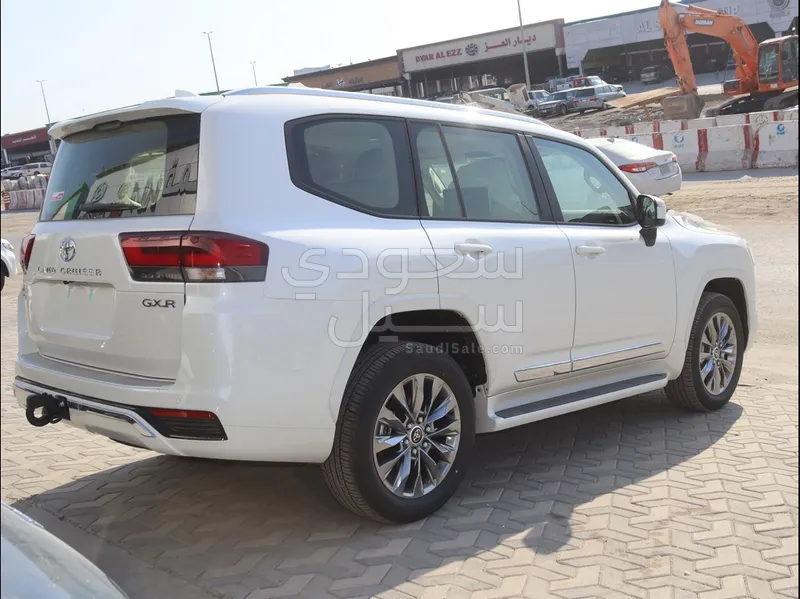 2026 تويوتا لاند كروزر جي اكس ار