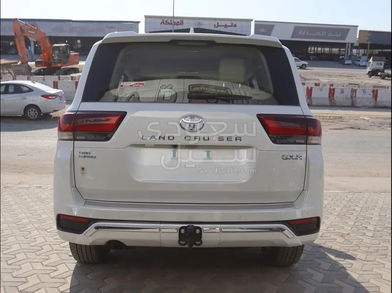 2026 تويوتا لاند كروزر جي اكس ار