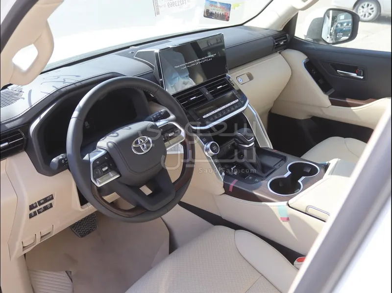 2026 تويوتا لاند كروزر جي اكس ار