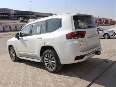 2026 تويوتا لاند كروزر جي اكس ار