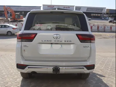 2026 تويوتا لاند كروزر جي اكس ار