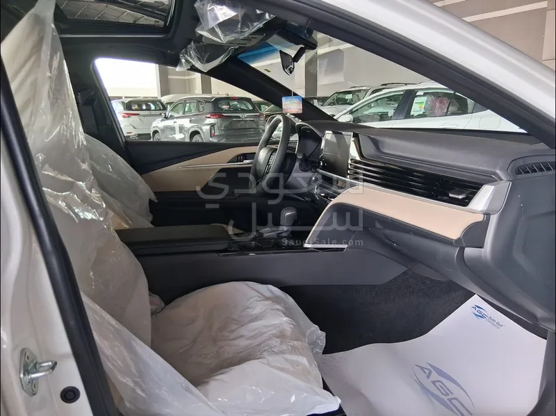 2026 تويوتا كامري ال اي