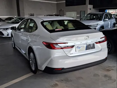 2026 تويوتا كامري ال اي