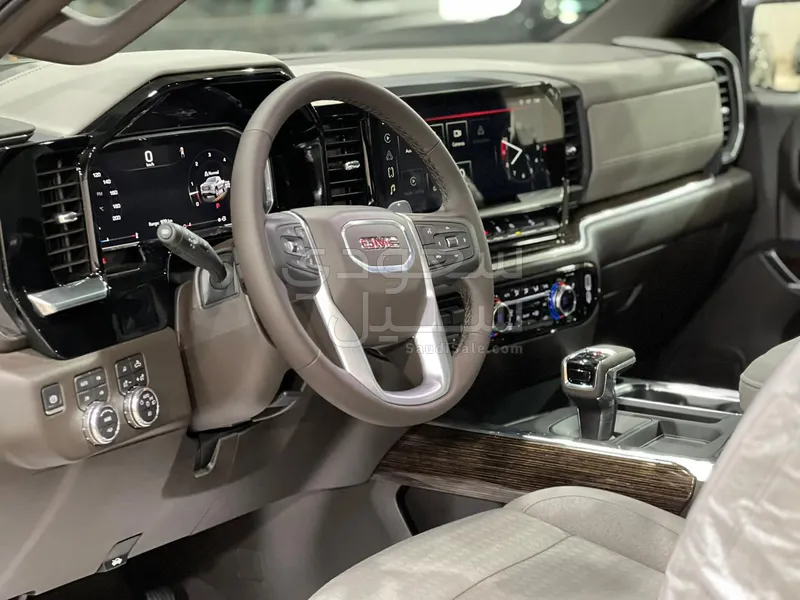 2026 جي ام سي سييرا اليفيشن