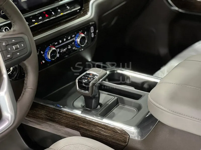 2026 جي ام سي سييرا اليفيشن