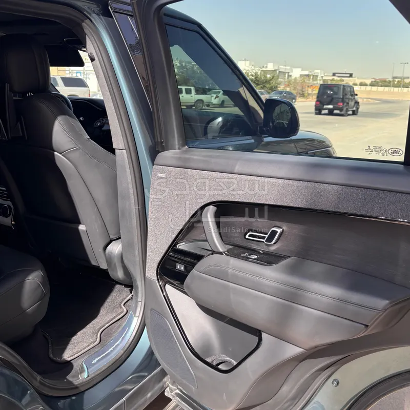 2023 لاند روفر رينج روفر سبورت فيرست اديشن