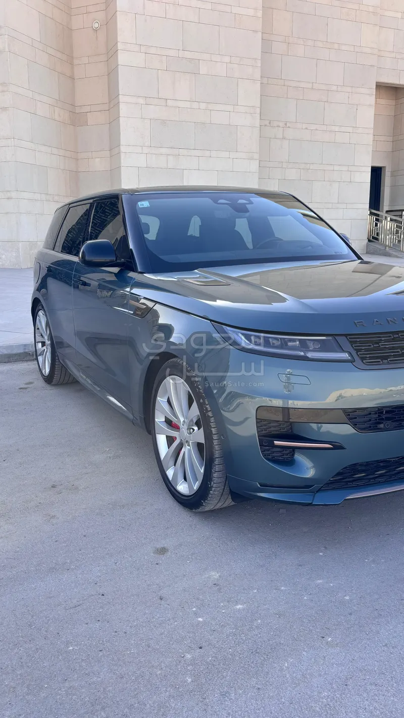2023 لاند روفر رينج روفر سبورت فيرست اديشن