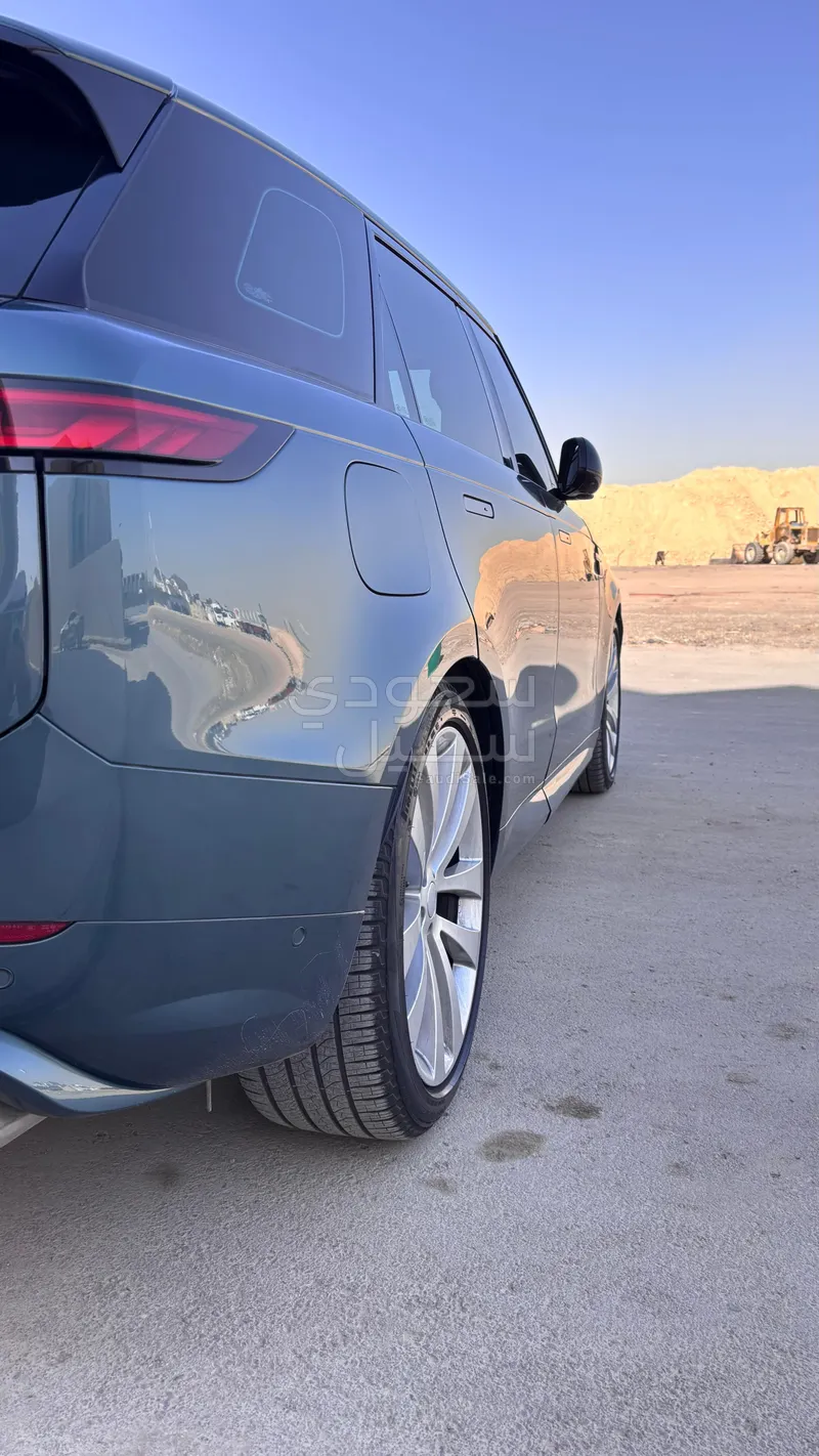 2023 لاند روفر رينج روفر سبورت فيرست اديشن