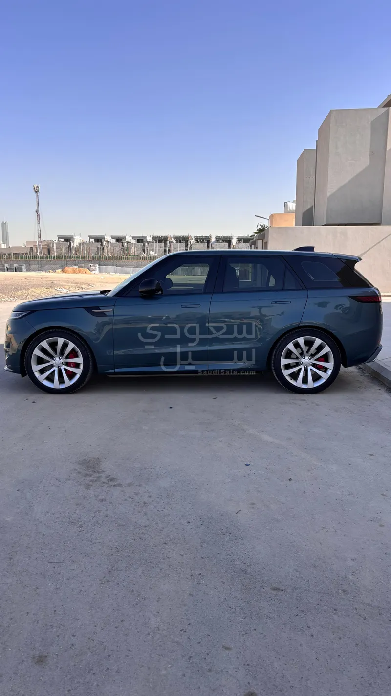 2023 لاند روفر رينج روفر سبورت فيرست اديشن