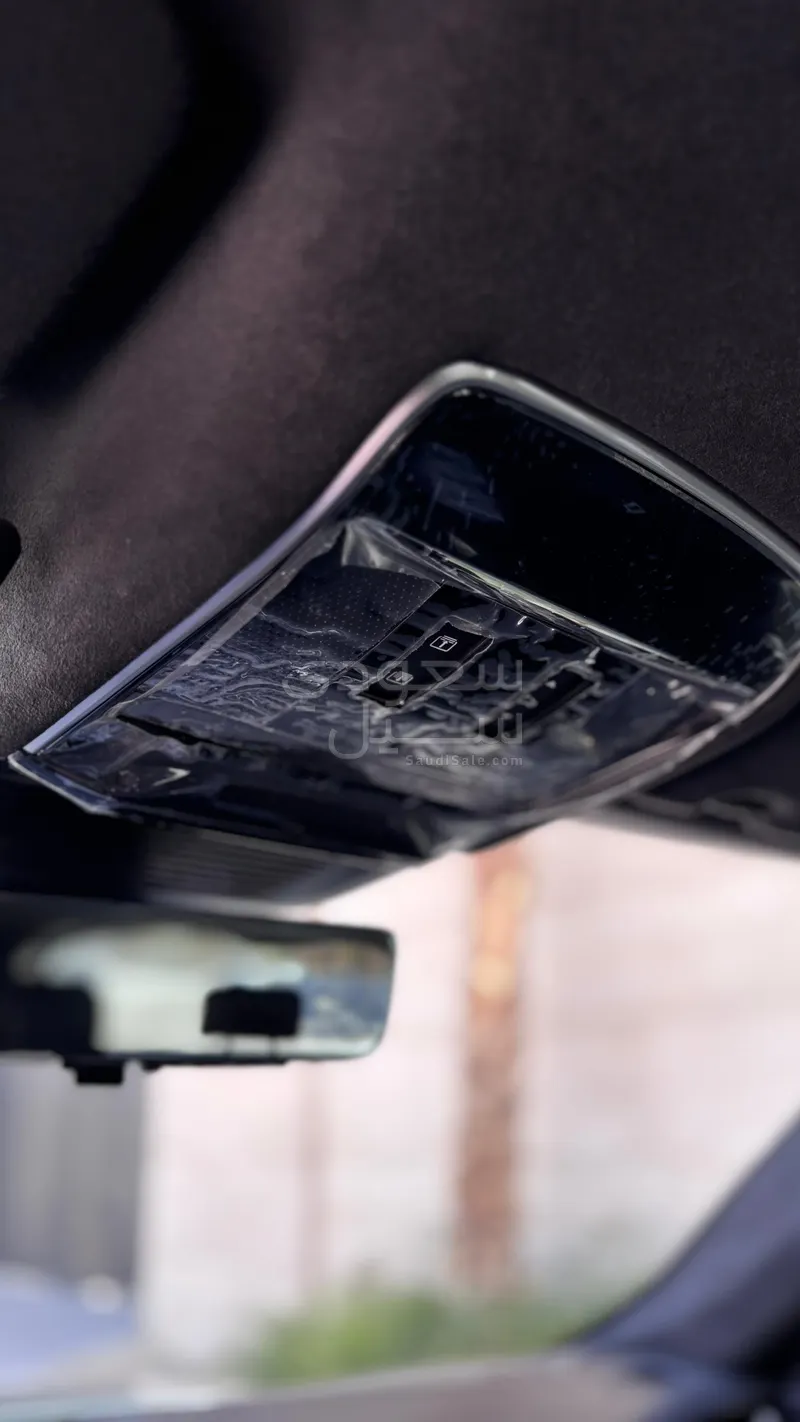 2023 لاند روفر رينج روفر سبورت فيرست اديشن