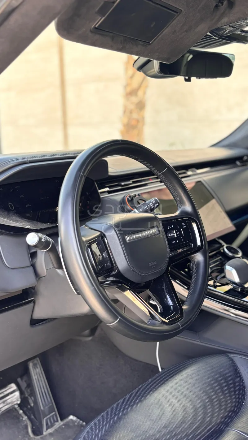 2023 لاند روفر رينج روفر سبورت فيرست اديشن