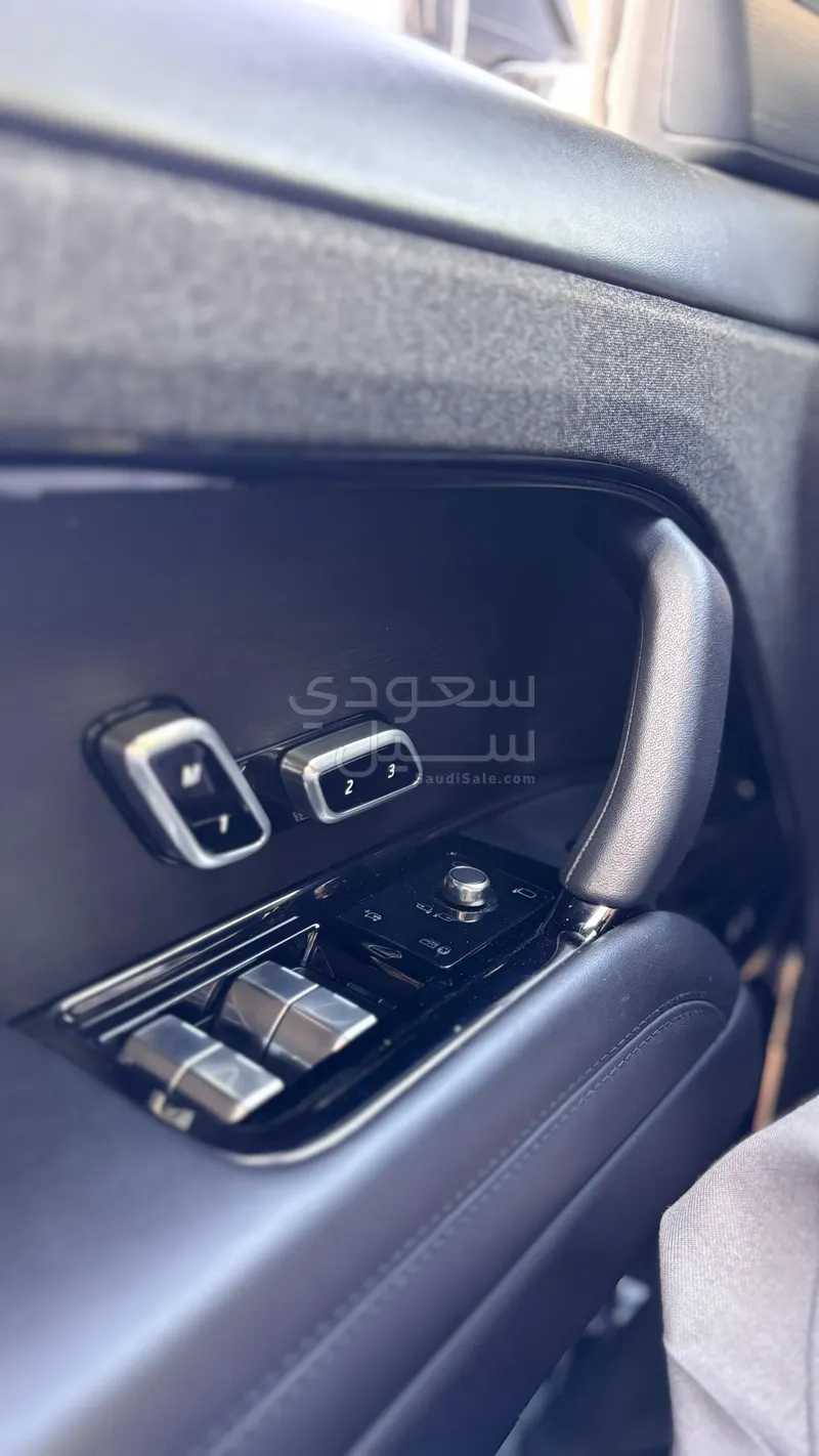 2023 لاند روفر رينج روفر سبورت فيرست اديشن