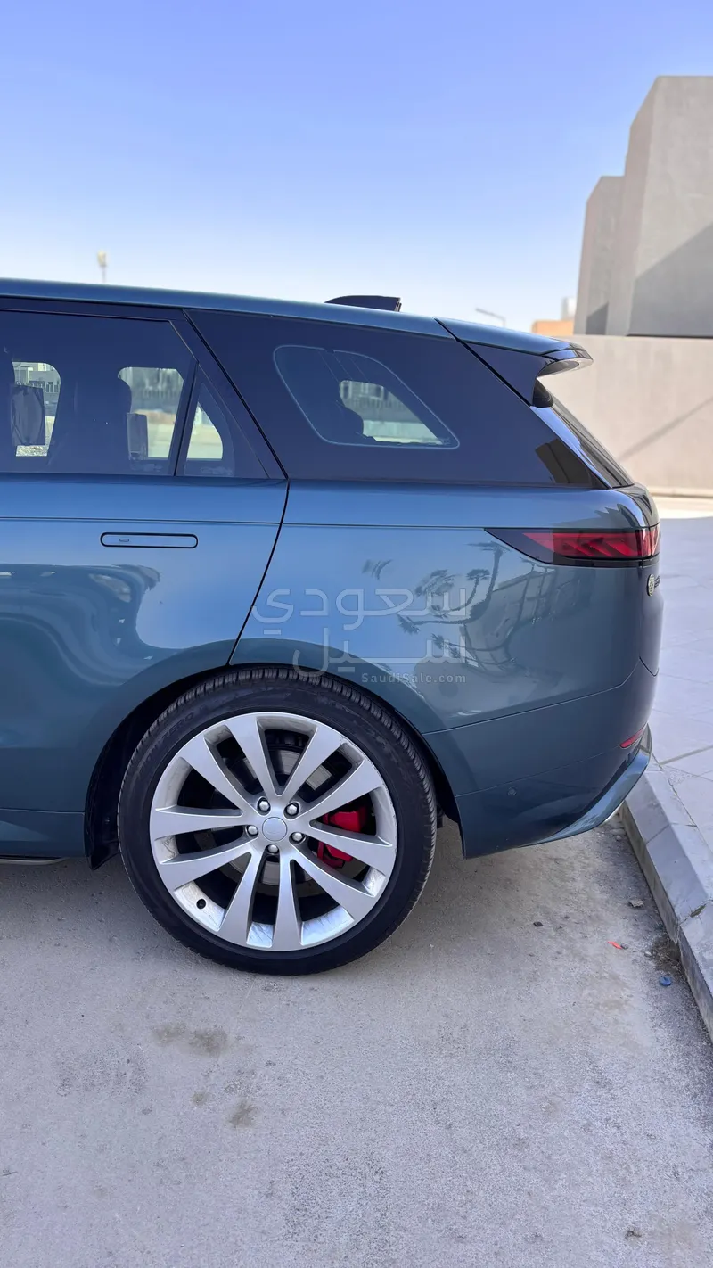 2023 لاند روفر رينج روفر سبورت فيرست اديشن