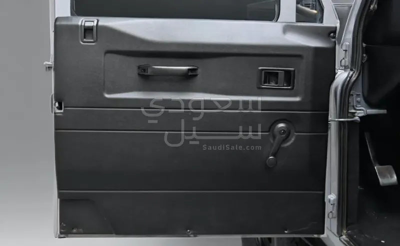 1991 لاند روفر ديفيندر 130