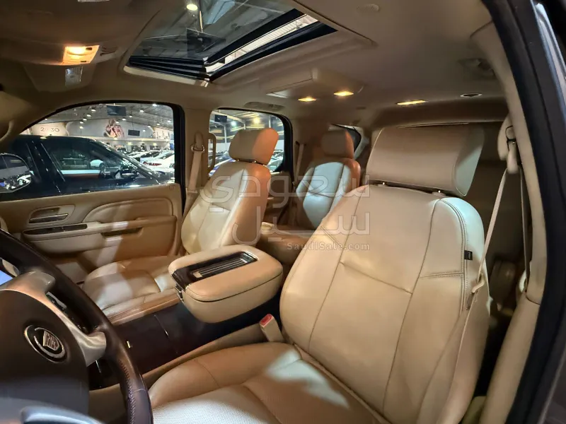 2013 كاديلاك اسكاليد بلاتينيوم