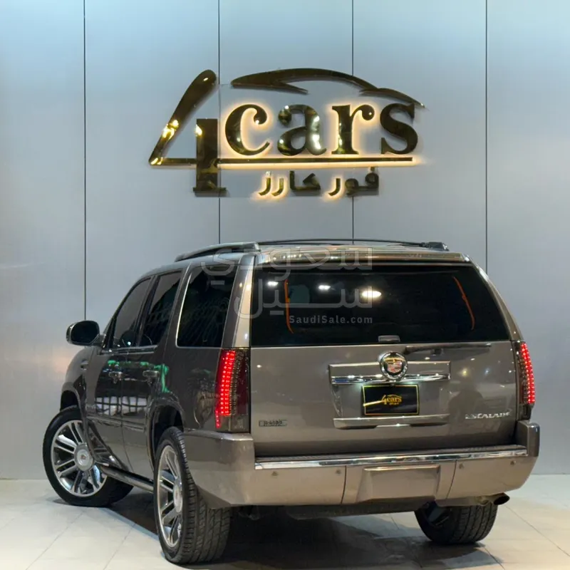 2013 كاديلاك اسكاليد بلاتينيوم