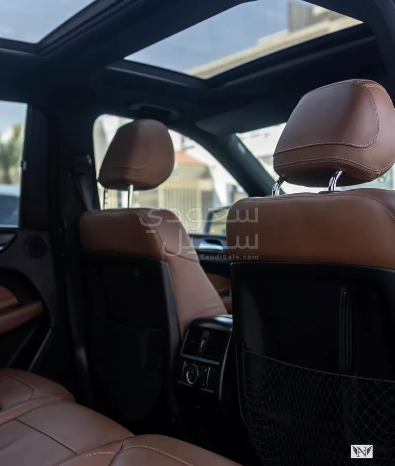 2016 مرسيدس - بنز جي إل إي 400