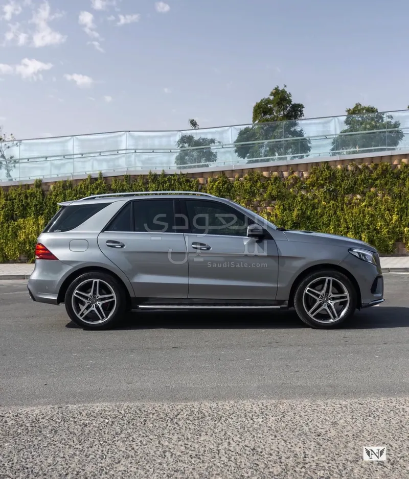 2016 مرسيدس - بنز جي إل إي 400