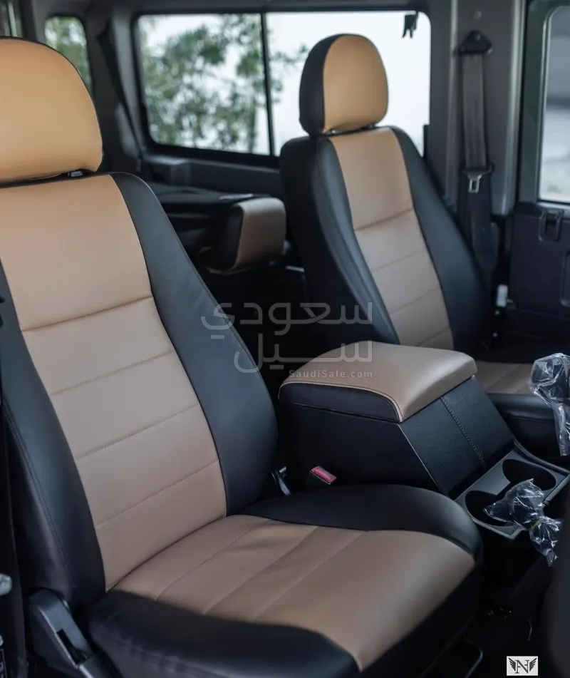 2012 لاند روفر ديفيندر 90