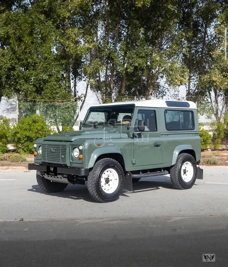 2012 لاند روفر ديفيندر 90