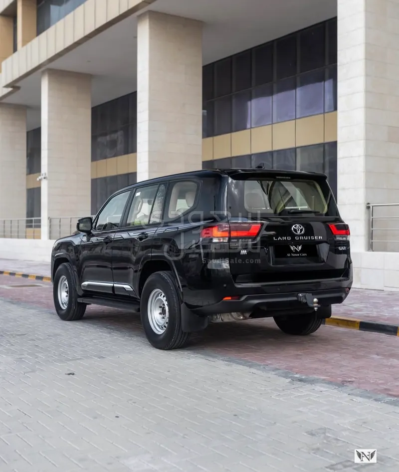 2023 تويوتا لاند كروزر جي اكس ار