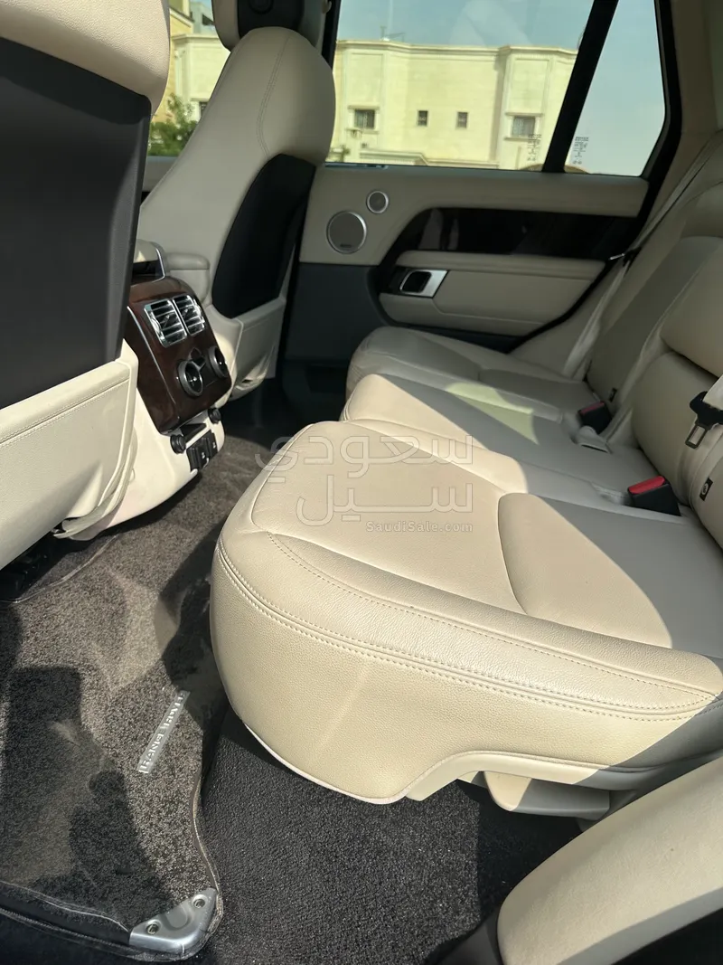 2020 لاند روفر رينج روفر فوج