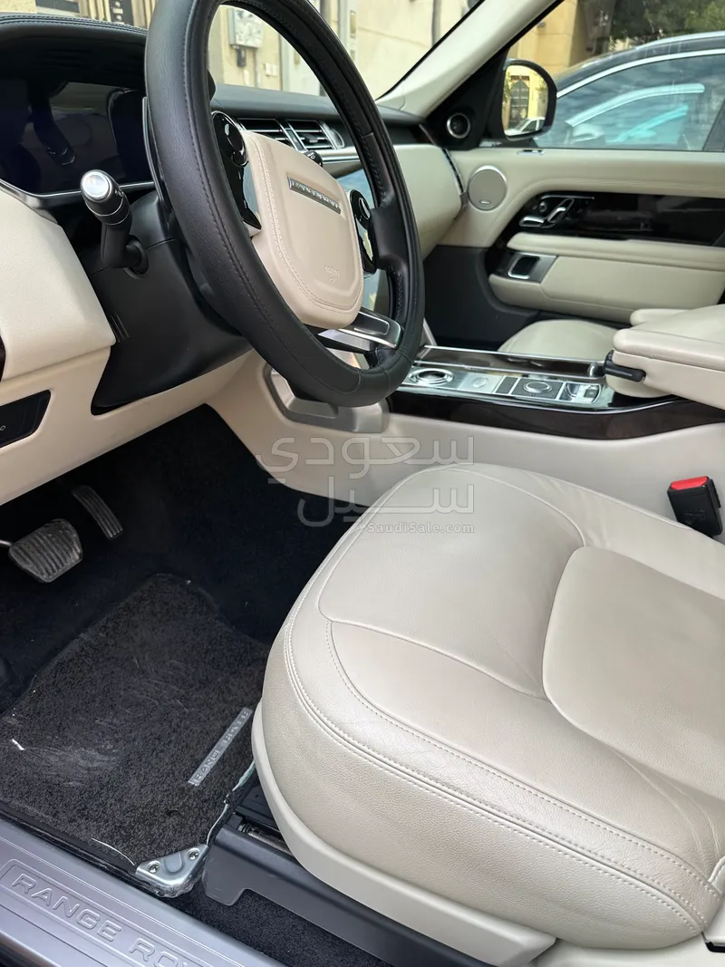 2020 لاند روفر رينج روفر فوج