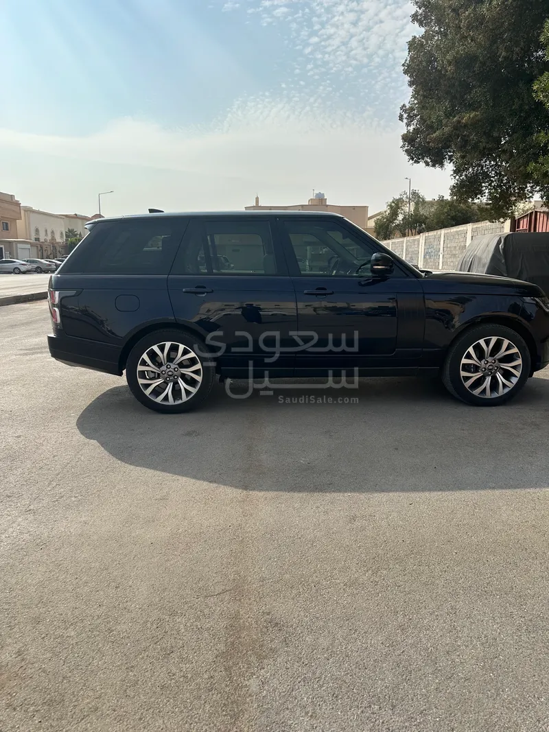 2020 لاند روفر رينج روفر فوج