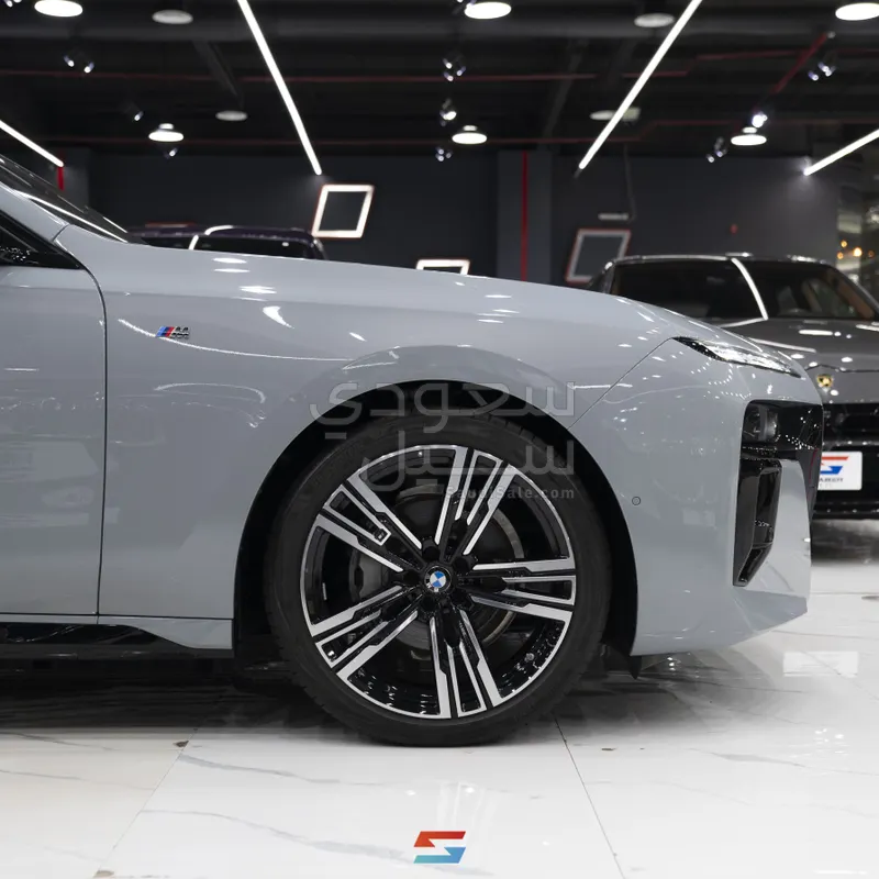 2026 بي ام دبليو الفئة السابعة 735أي