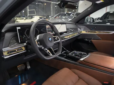 2026 بي ام دبليو الفئة السابعة 735أي