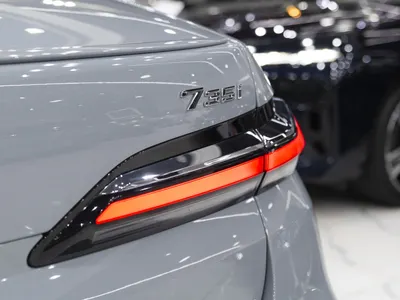 2026 بي ام دبليو الفئة السابعة 735أي