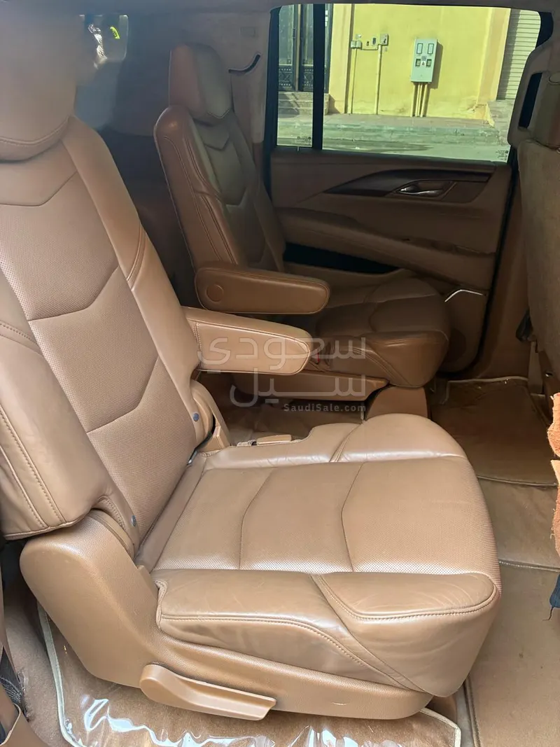 2015 كاديلاك اسكاليد بلاتينيوم