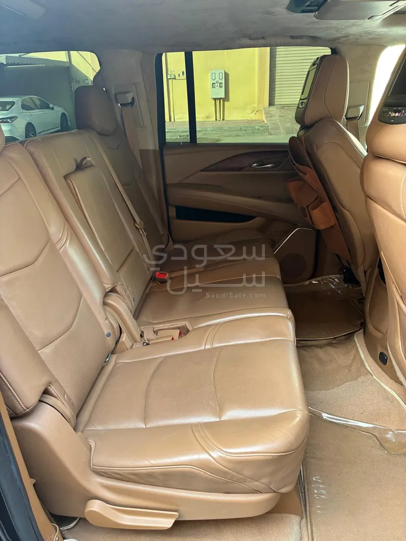 2015 كاديلاك اسكاليد بلاتينيوم