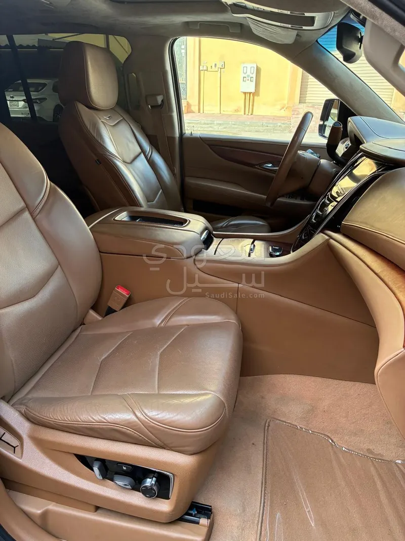 2015 كاديلاك اسكاليد بلاتينيوم