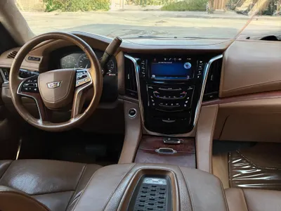 2015 كاديلاك اسكاليد بلاتينيوم