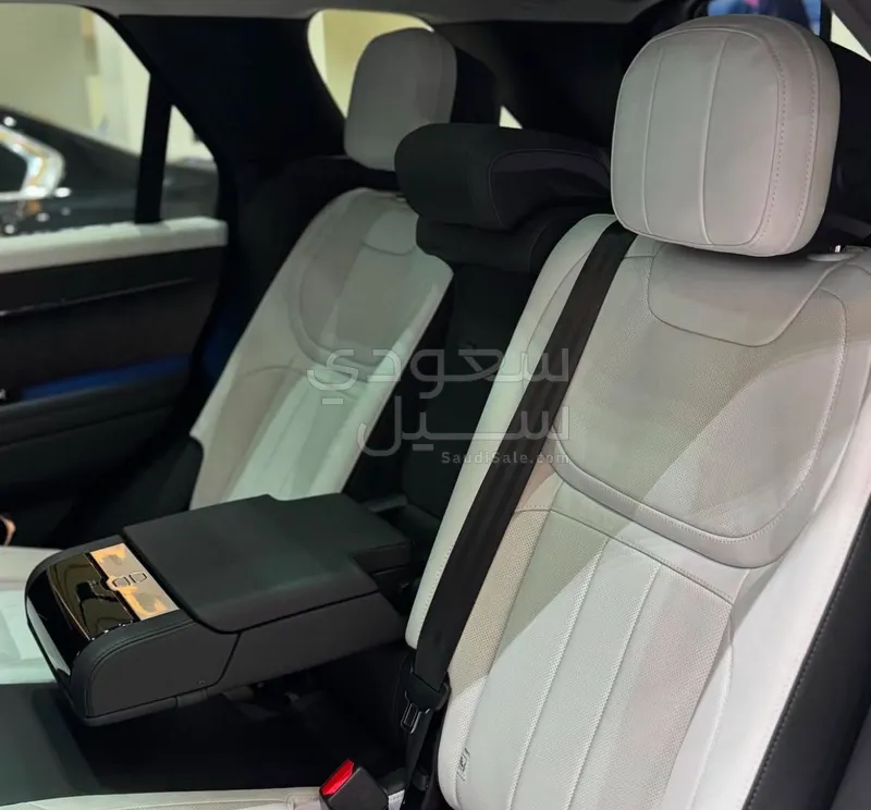 2023 لاند روفر رينج روفر سبورت اس اي ار دايناميك