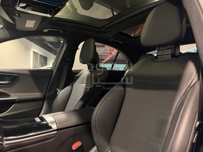 2025 مرسيدس - بنز سي 200