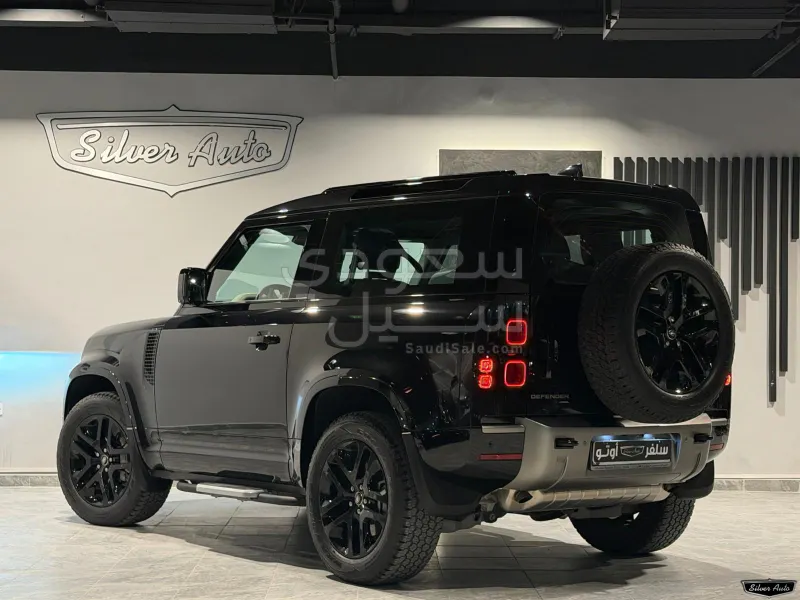 2023 لاند روفر ديفيندر اكس داينمك