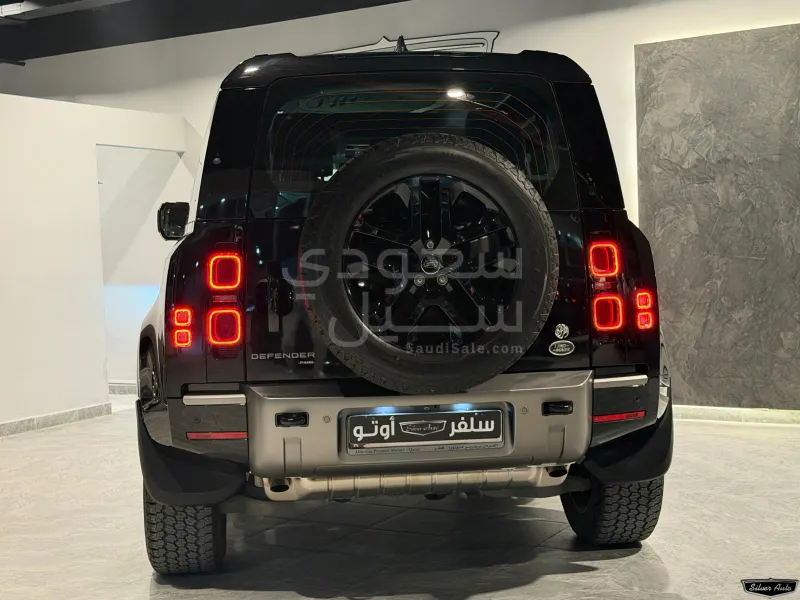 2023 لاند روفر ديفيندر اكس داينمك
