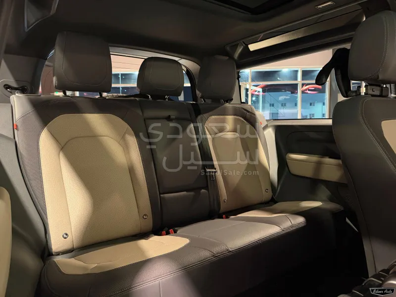 2023 لاند روفر ديفيندر اكس داينمك