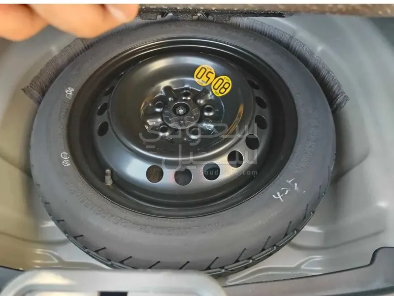 2023 لكزس إي إس 250