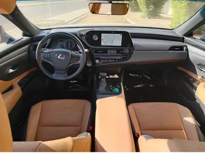 2023 لكزس إي إس 250