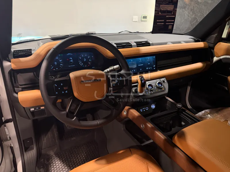 2021 لاند روفر ديفيندر 90