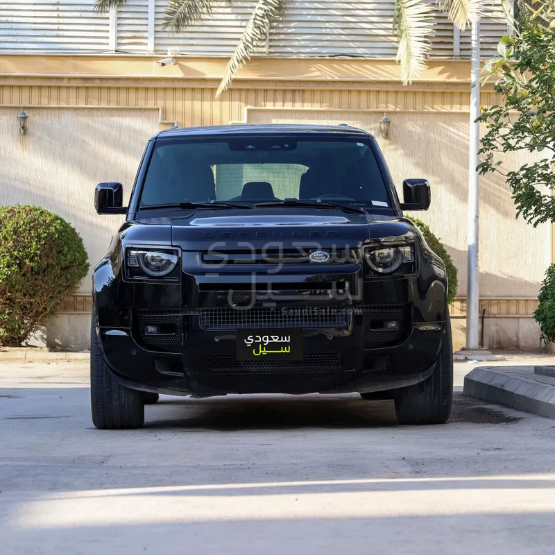 2022 لاند روفر ديفيندر 110